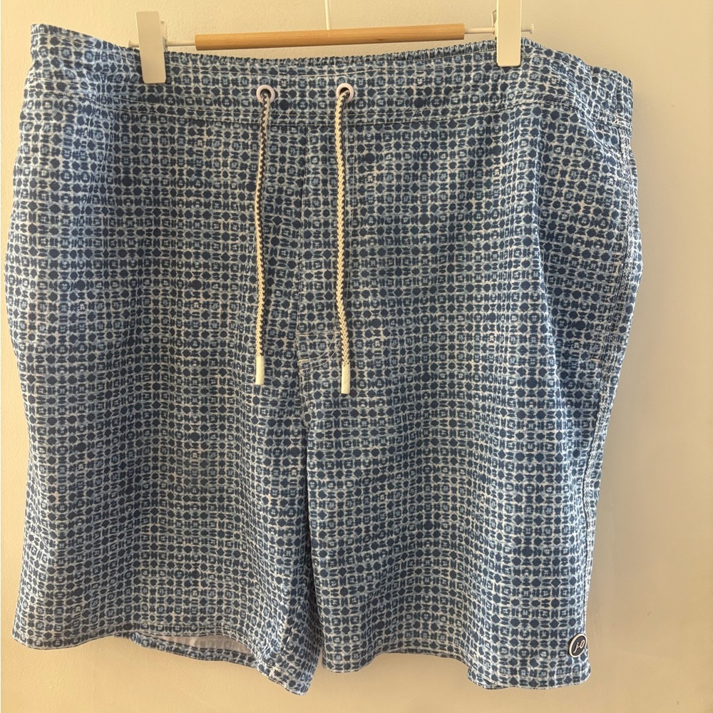 johnnie-O Mens XL Swimsuit Trunks Lining, Pockets and Zippered Fly  Blue-White